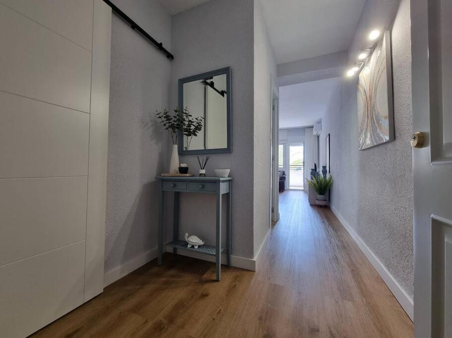 Aguadulce, Apto Santa Monica 2 Hab Con Terraza, Aire, Wifi, A 5 Min De La Playa Aguadulce (Almeria)