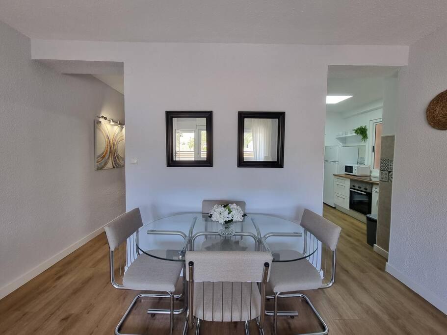Aguadulce, Apto Santa Monica 2 Hab Con Terraza, Aire, Wifi, A 5 Min De La Playa * Aguadulce (Almeria)