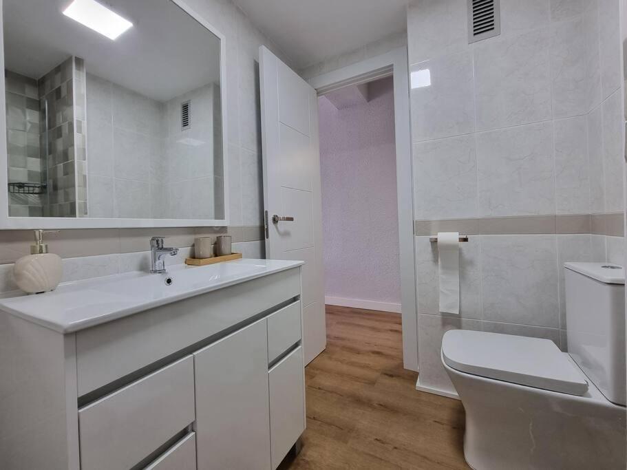Aguadulce, Apto Santa Monica 2 Hab Con Terraza, Aire, Wifi, A 5 Min De La Playa