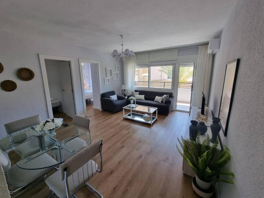 Aguadulce, Apto Santa Monica 2 Hab Con Terraza, Aire, Wifi, A 5 Min De La Playa Appartement *