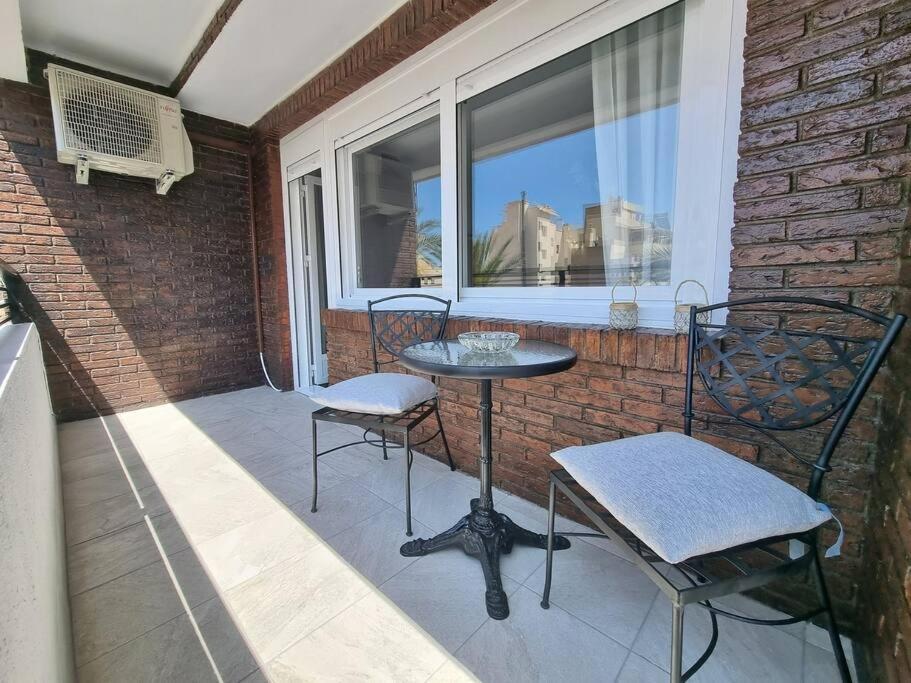 Aguadulce, Apto Santa Monica 2 Hab Con Terraza, Aire, Wifi, A 5 Min De La Playa Apartamento Aguadulce (Almeria)